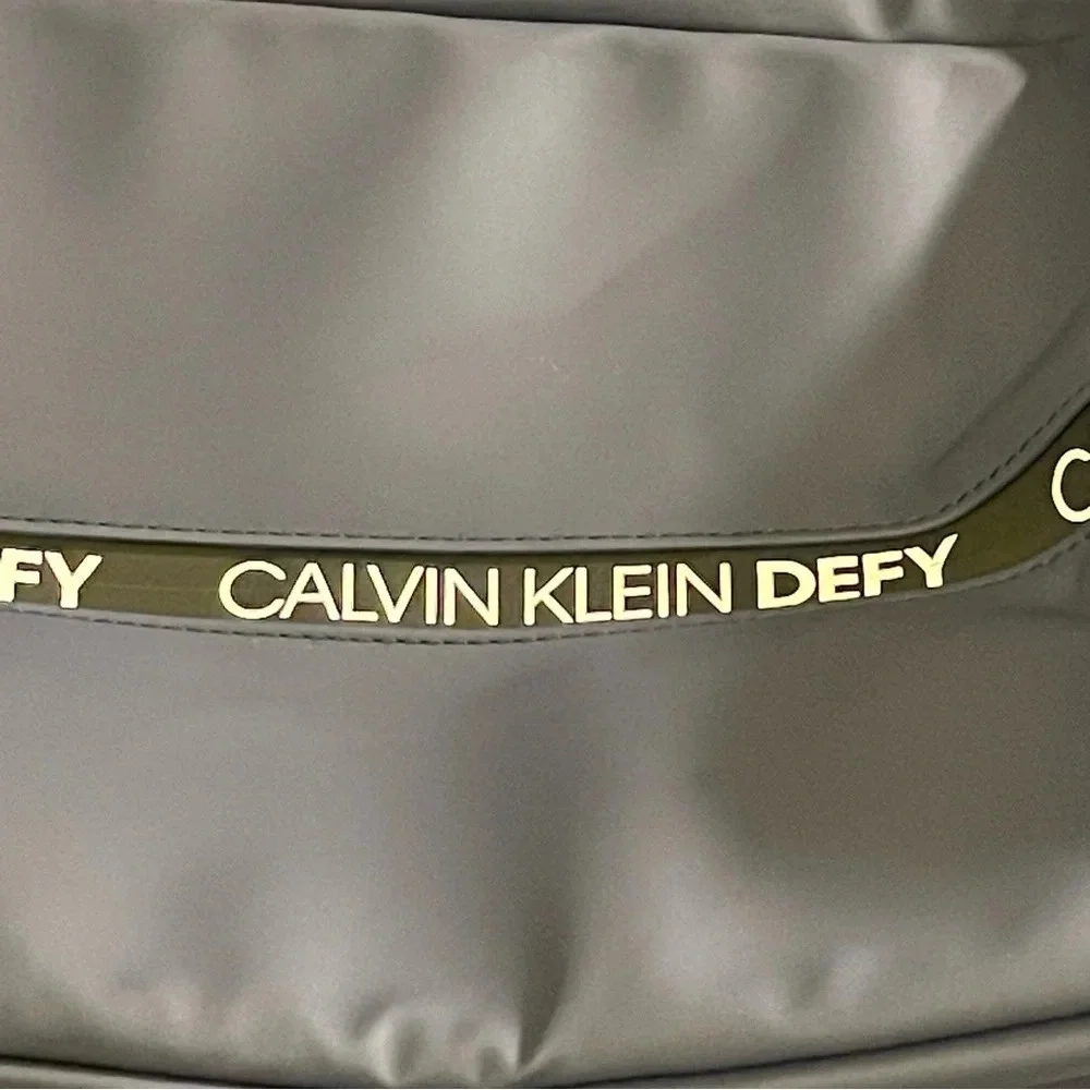 CALVIN KLEIN Weekender Duffle Bag in Navy‎